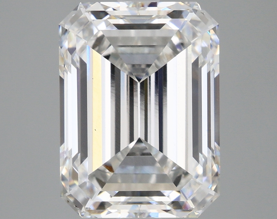 4.26ct Emerald E VS1 IGI-certified lab-grown diamond