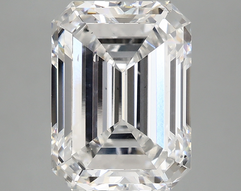5.04ct Emerald E VS2 IGI-certified lab-grown diamond