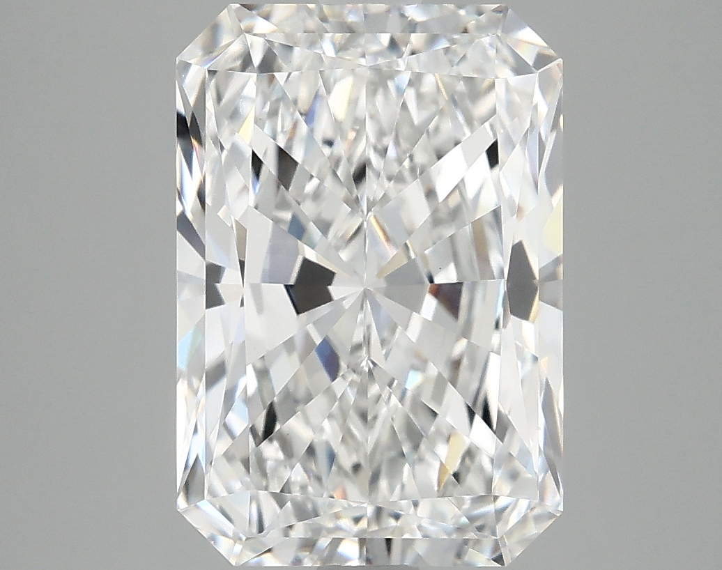 4.04ct Radiant E VVS2 Lab-Grown Diamond