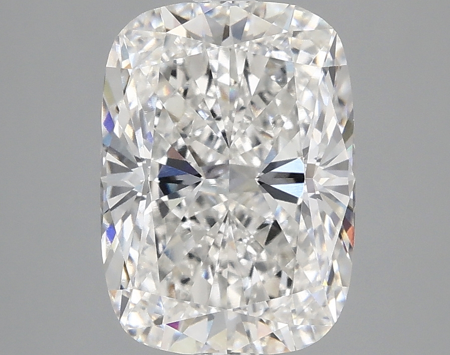 3.1ct Cushion F VVS2 IGI-certified lab-grown diamond