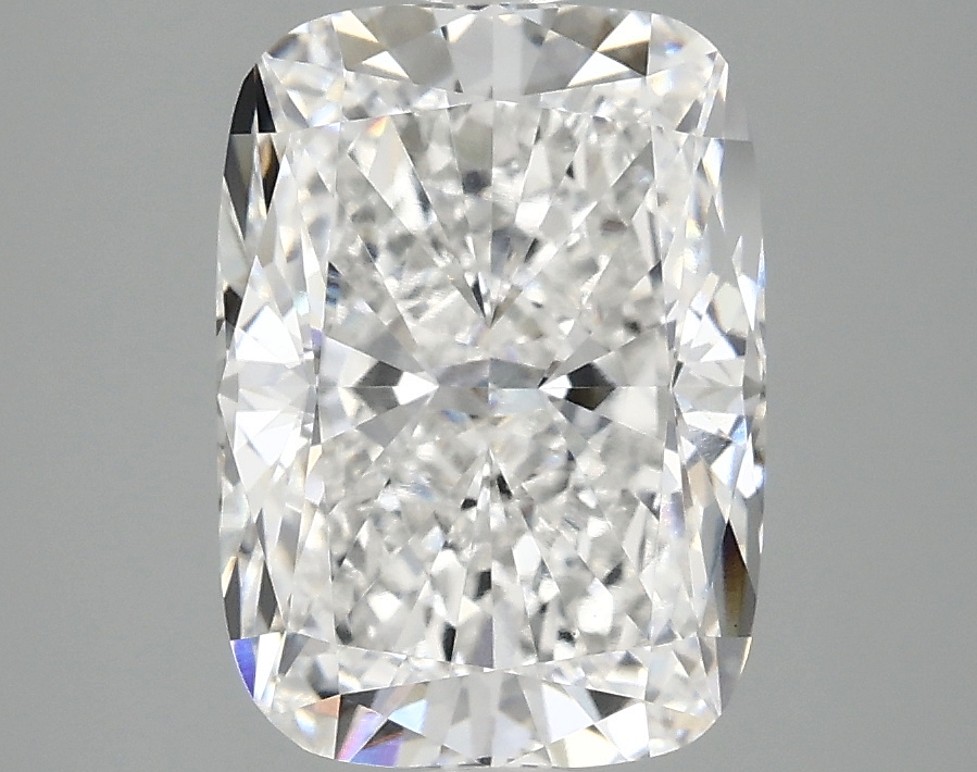 3.1ct Cushion E VS1 IGI-certified lab-grown diamond
