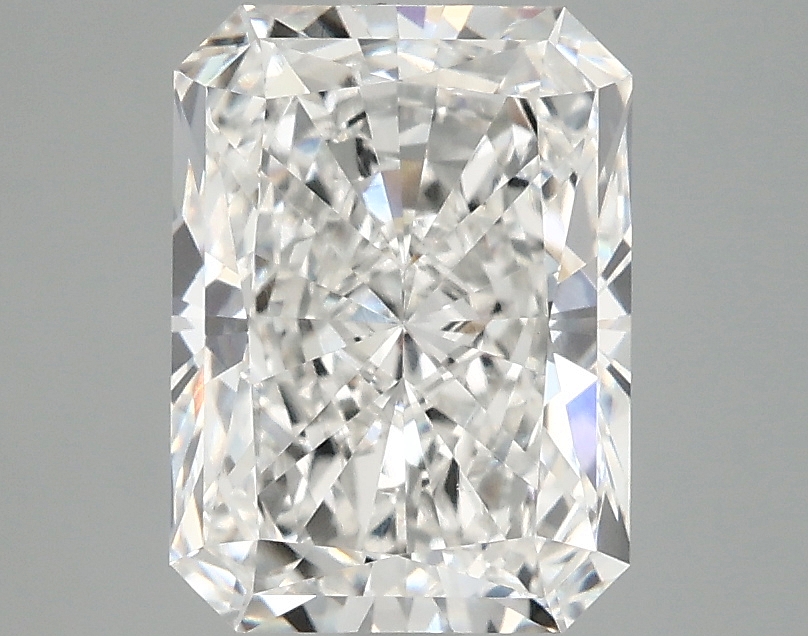 2.59ct Radiant E VS1 IGI-certified lab-grown diamond