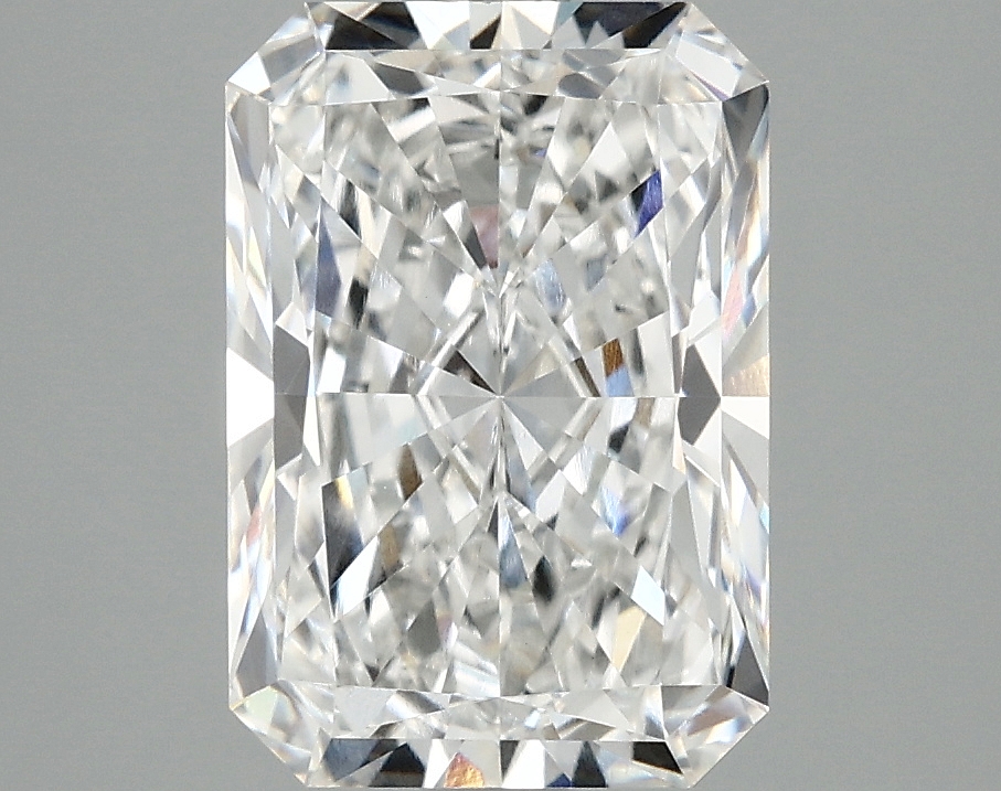 3.1ct Radiant F VVS2 IGI-certified lab-grown diamond
