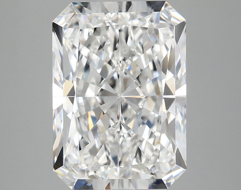 4.07ct Radiant E VVS2 Lab-Grown Diamond