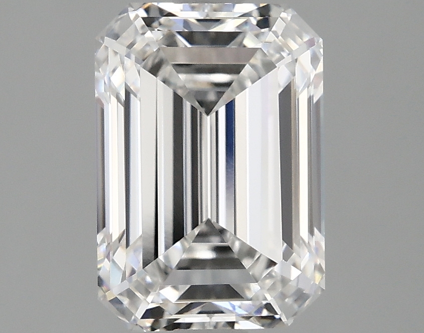 2.1ct Emerald E VVS2 IGI-certified lab-grown diamond